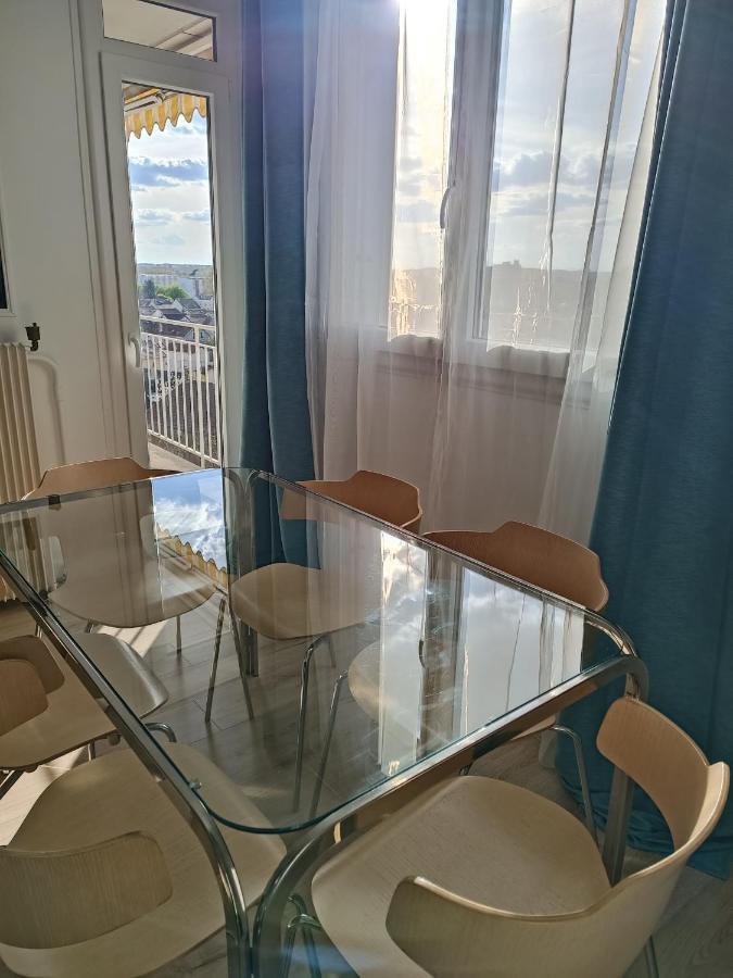 Chelles Centre Ville 2 Chambres Pres Des Bords De Marne 10 Minutes A Pieds De La Gare De Chelles-Gournay 5 Minutes De La Gare De Vaires-Sur-Marne 20 Minutes De Disneyland Jusqu'A 5 Couchages Possibles Exterior foto
